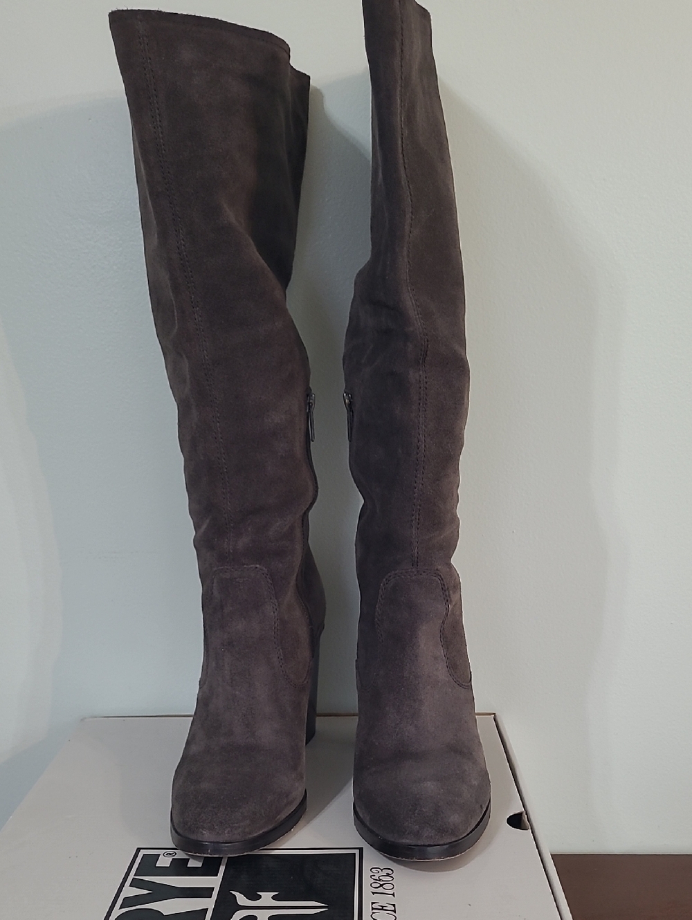 Frye Gray Suede Boots 8M - Picture 2 of 8